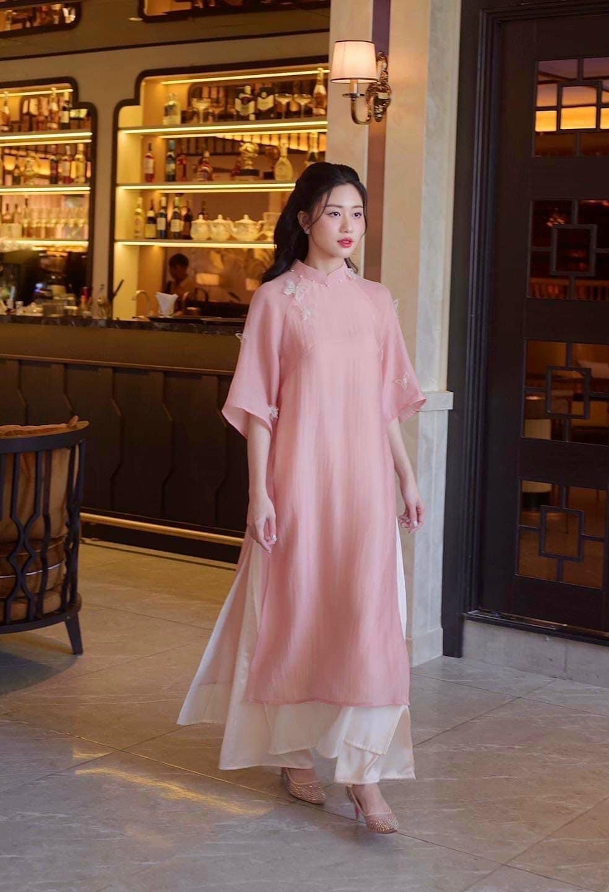 AD NỮ - ÁO DÀI VÂN ĐIỆP  アオザイ　民族衣装　ベトナムドレス (ズボン付いてない）