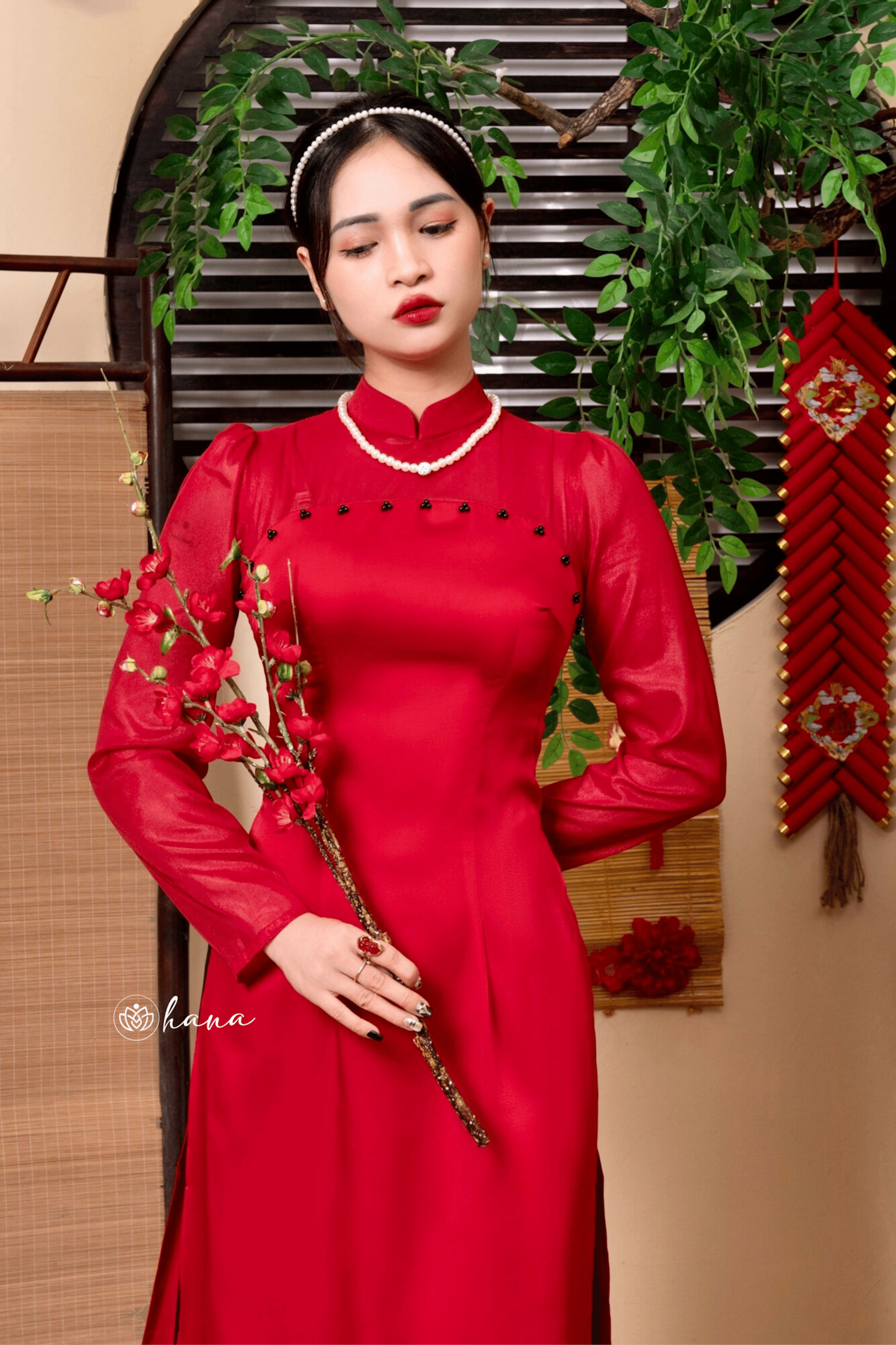 AD NỮ - ÁO DÀI ĐỎ PHỐI VOAN アオザイ　民族衣装　ベトナムドレス (ズボン付いてない）