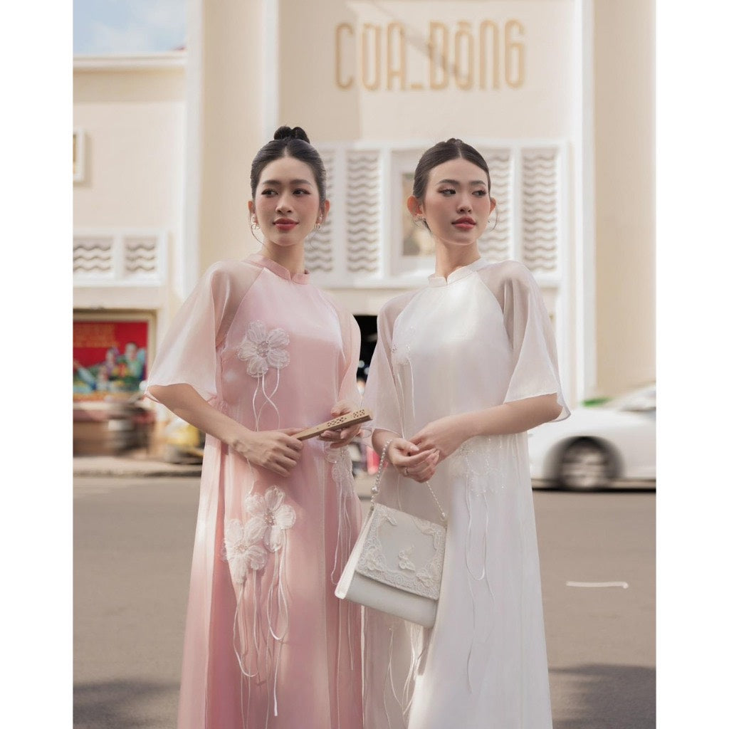 AD NỮ - ÁO DÀI THIÊN NGA TRẮNG アオザイ　民族衣装　ベトナムドレス (ズボン付いてない）