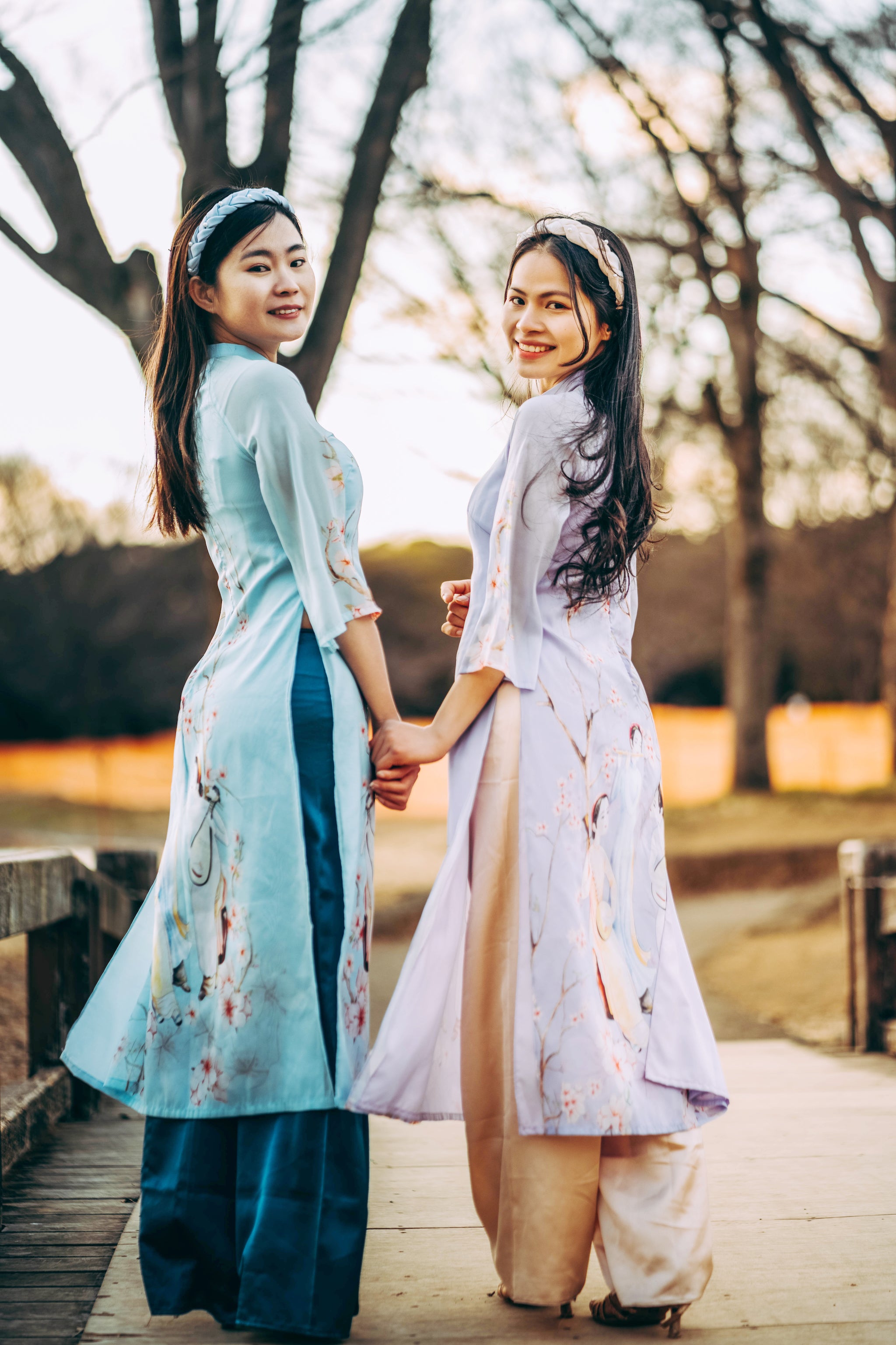 AD NỮ - ÁO DÀI THANH SƯƠNG アオザイ　民族衣装　ベトナムドレス (ズボン付いてない）