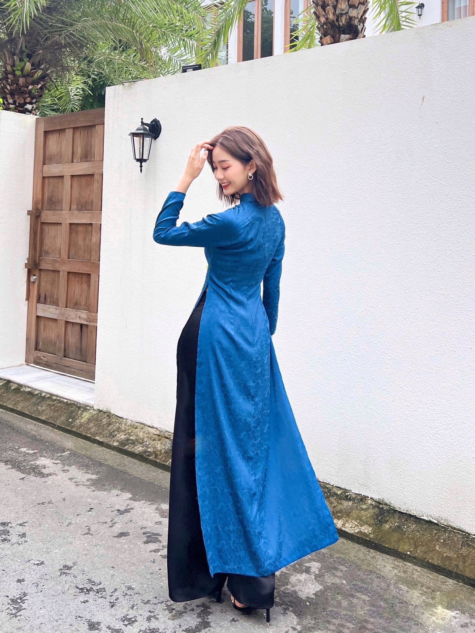 AD NỮ - ÁO DÀI GẤM MÀU アオザイ　民族衣装　ベトナムドレス (ズボン付いてない）